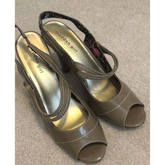 Madden Girl Nemmo Beige Faux Leather Women Heels 9.5M Open Toe Sandals - Picture 2 of 8